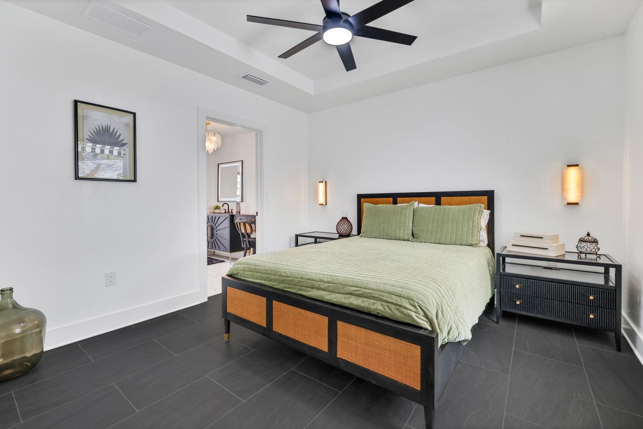Image 10 of 73 For 39 Park Ave E