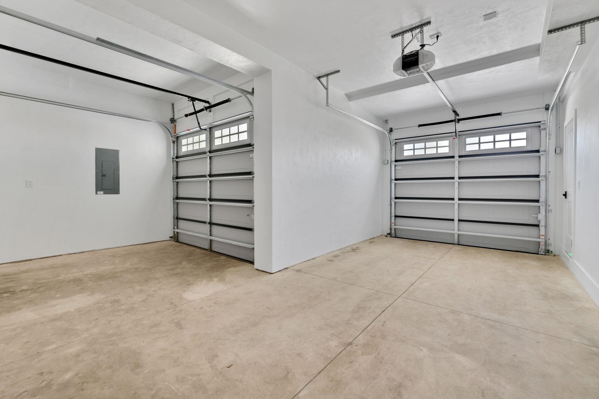 Image 61 of 73 For 39 Park Ave E