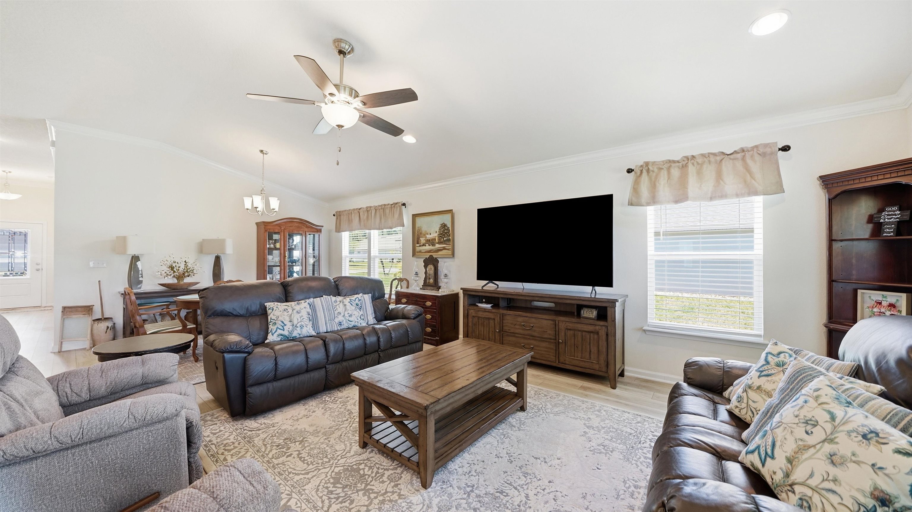 Image 11 of 50 For 279 Hamilton Springs Rd S