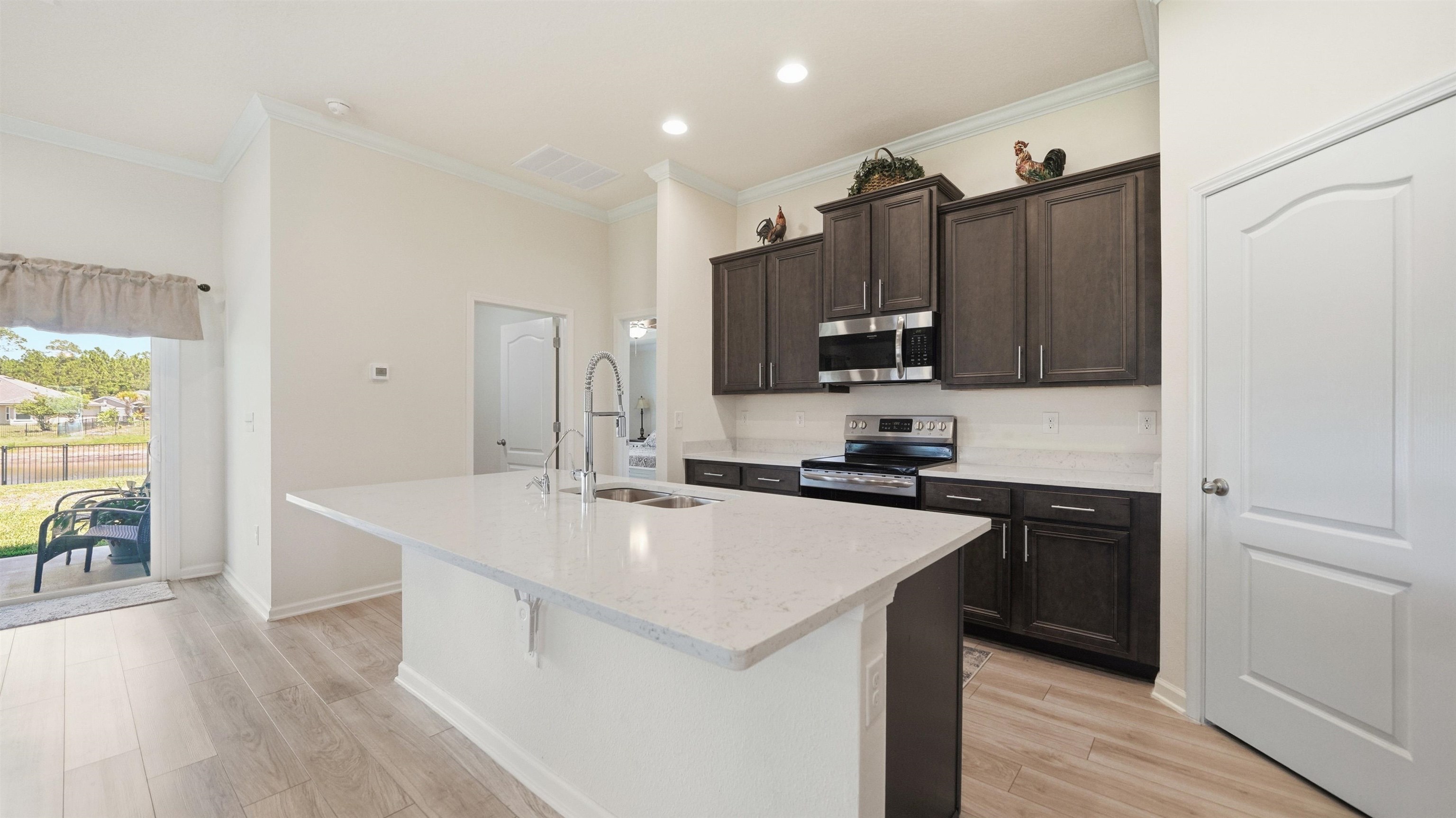 Image 4 of 50 For 279 Hamilton Springs Rd S